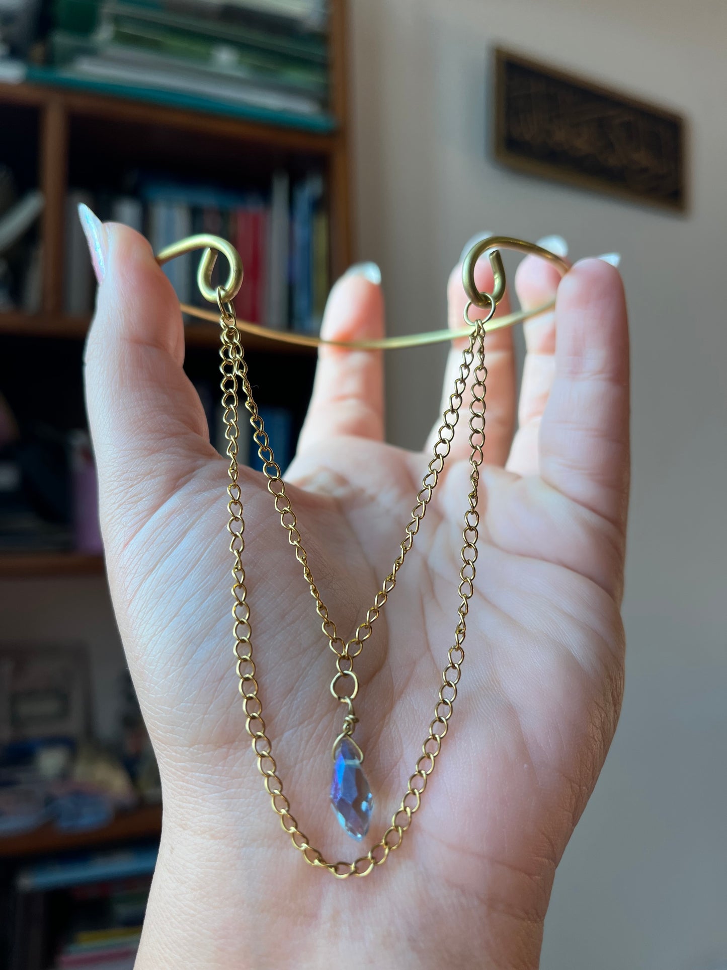 Single crystal arm cuff.